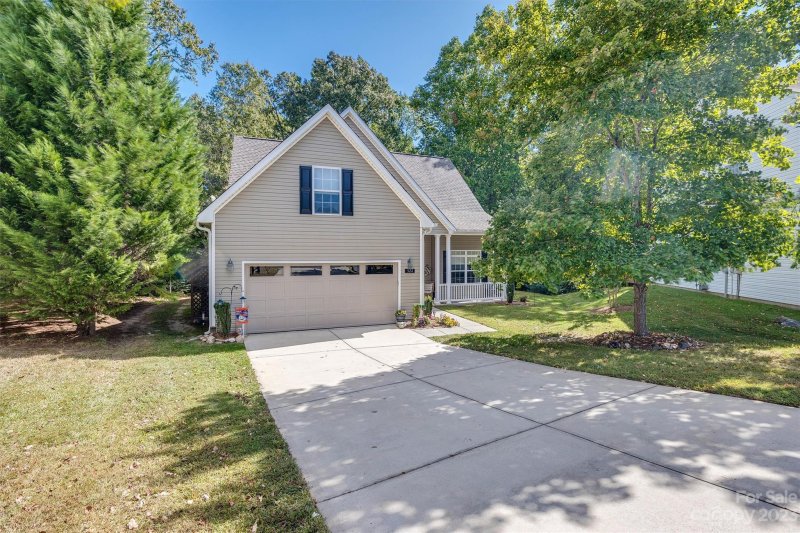 524 Canopy Court