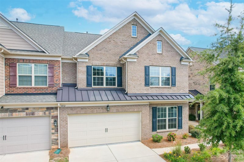 1012 Crest Oak Lane