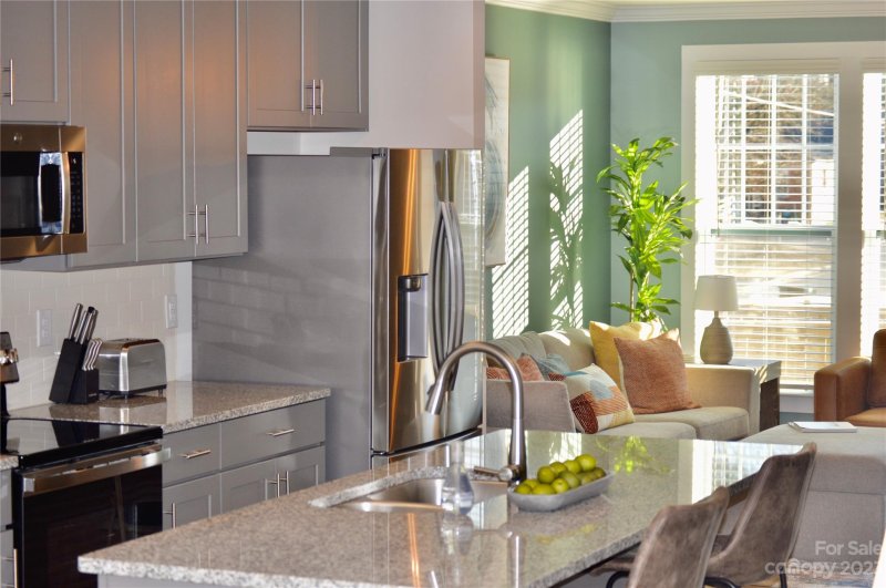 Property image 3 at 1001 Wainwright Avenue, Charlotte, NC 28206