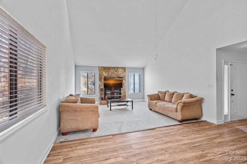 Property image 3 at 8011 Tiburon Circle, Charlotte, NC 28215