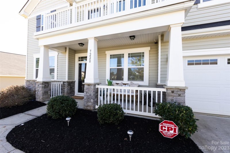 Property image 2 at 7220 Meridale Forest Drive, Charlotte, NC 28269