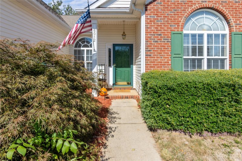 Property image 2 at 6012 Grove Creek Lane, Charlotte, NC 28273