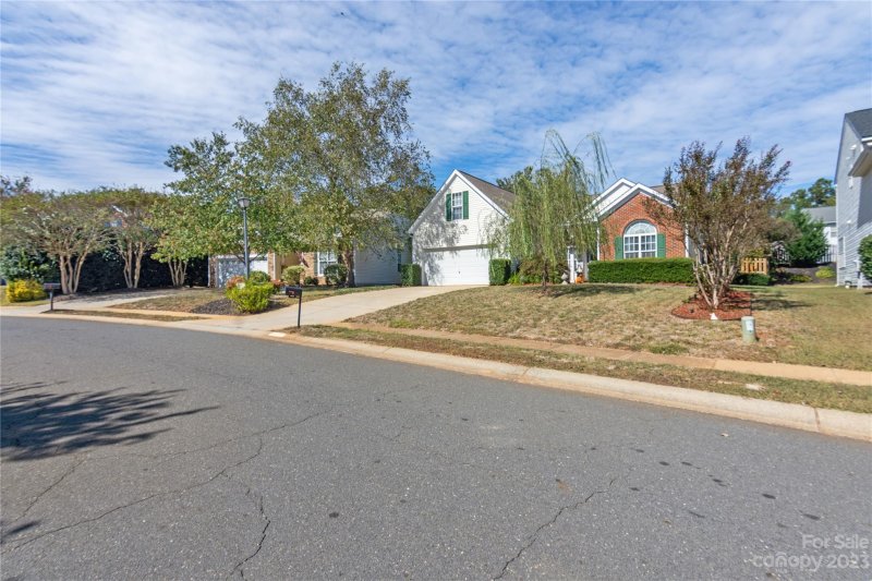 Property image 3 at 6012 Grove Creek Lane, Charlotte, NC 28273