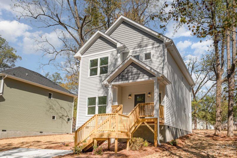 Property image 2 at 3414 Peligreni Street, Charlotte, NC 28208