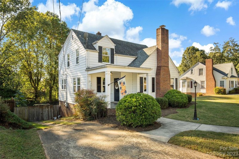 Property image 2 at 510 Mountain View Street, Lenoir, NC 28645