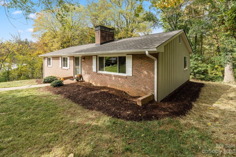 Property image 2 at 22 Mountainbrook Road, Asheville, NC 28805