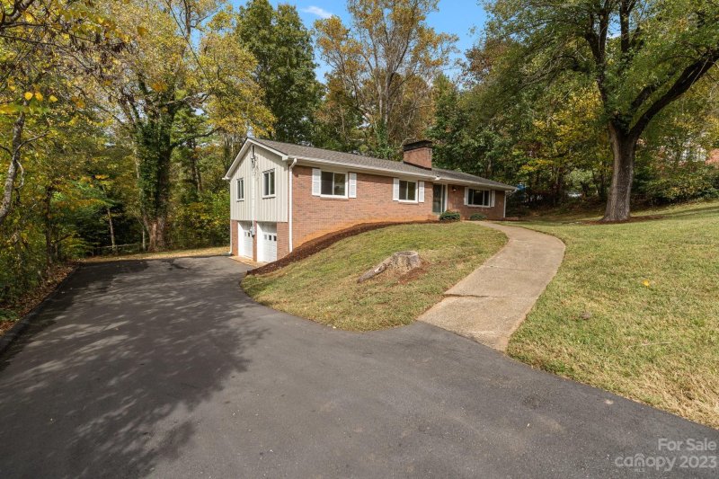 Property image 3 at 22 Mountainbrook Road, Asheville, NC 28805