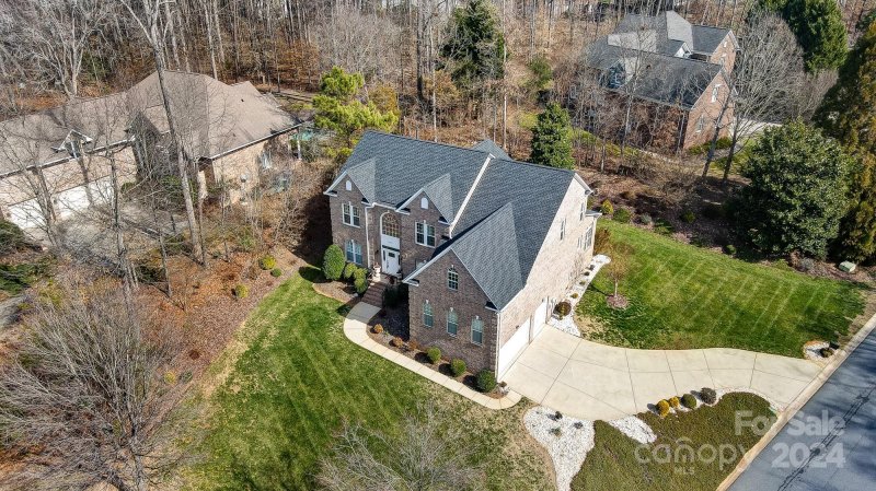 Property image 3 at 2600 Mt Isle Harbor Drive, Charlotte, NC 28214