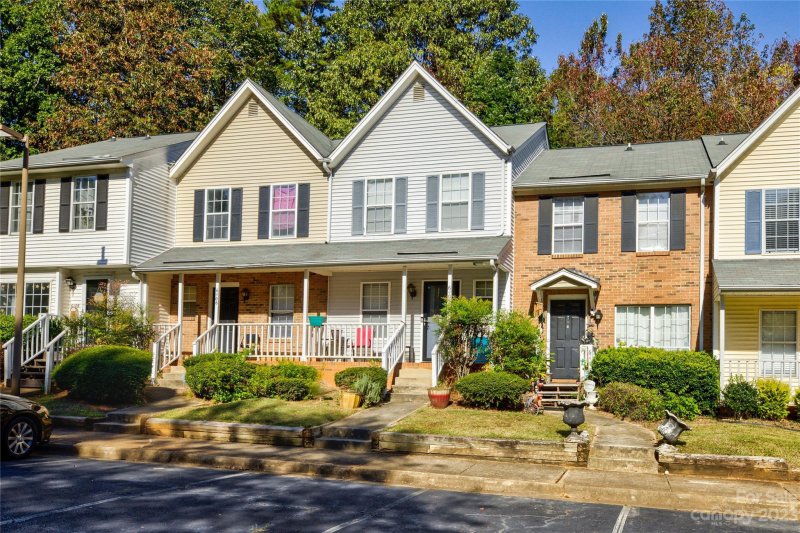 Property image 2 at 6404 Windsor Gate Lane, Charlotte, NC 28215