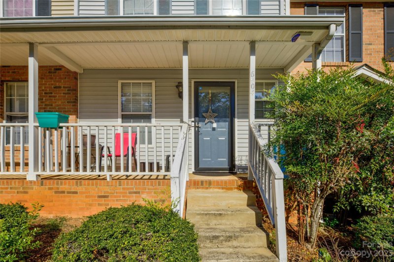 Property image 3 at 6404 Windsor Gate Lane, Charlotte, NC 28215