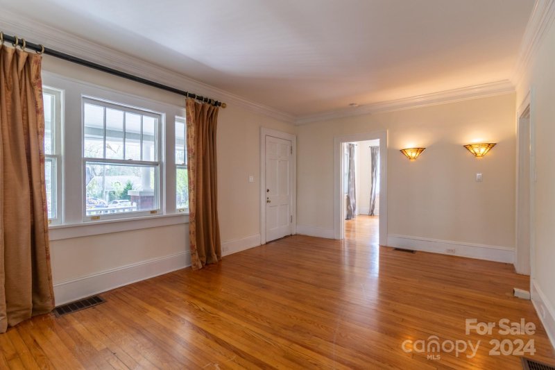 Property image 5 at 39 Tacoma Street, Asheville, NC 28801