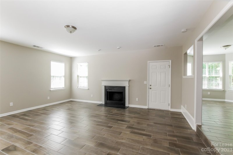 Property image 4 at 3802 Pauline Lane, Charlotte, NC 28216