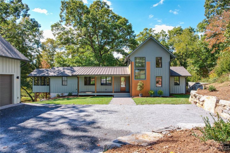 Property image 2 at 42 Wandering Oaks Way, Asheville, NC 28805