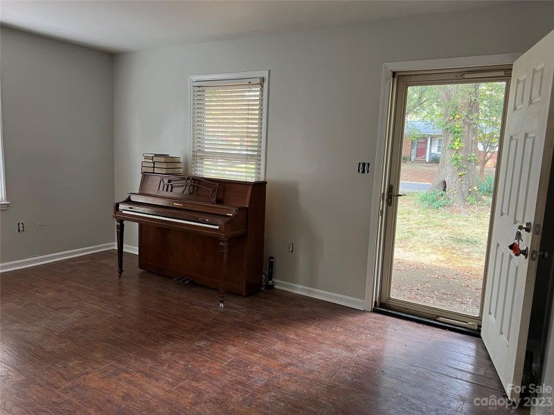 Property image 4 at 805 Dedmon Drive, Charlotte, NC 28216