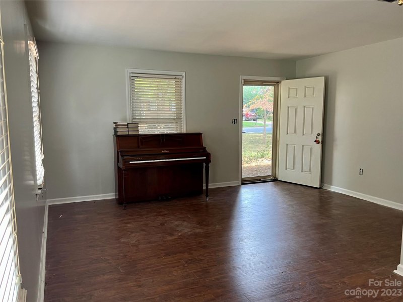 Property image 5 at 805 Dedmon Drive, Charlotte, NC 28216