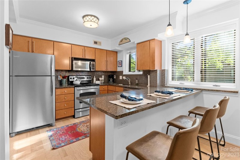 Property image 4 at 2427 Vail Avenue, Charlotte, NC 28207