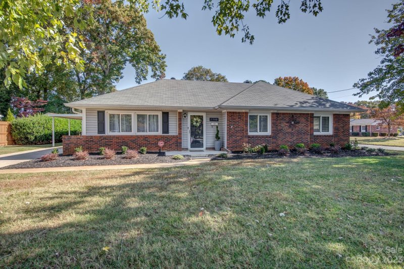 Property image 2 at 2348 Gaines Avenue, Gastonia, NC 28054