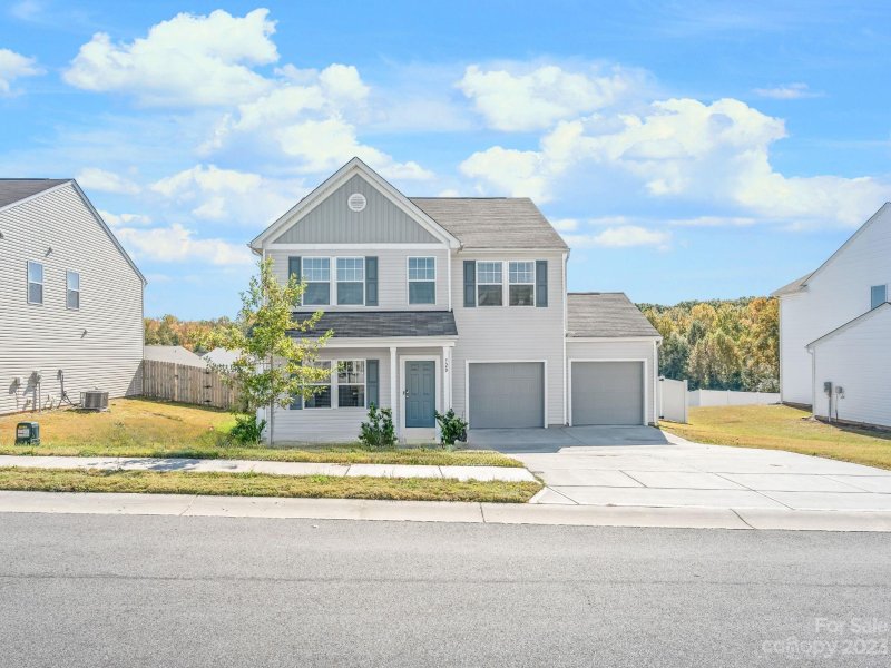320 Travelers Lane