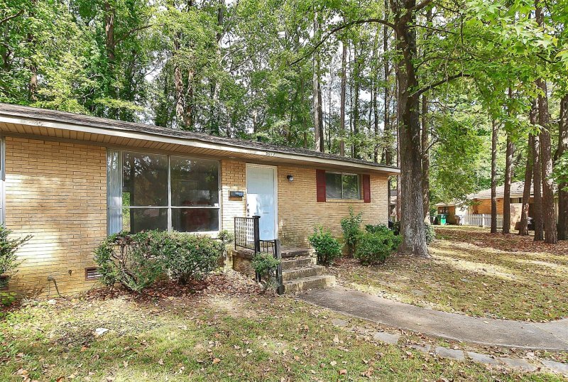 Property image 2 at 5017 Lakecrest Drive, Charlotte, NC 28215