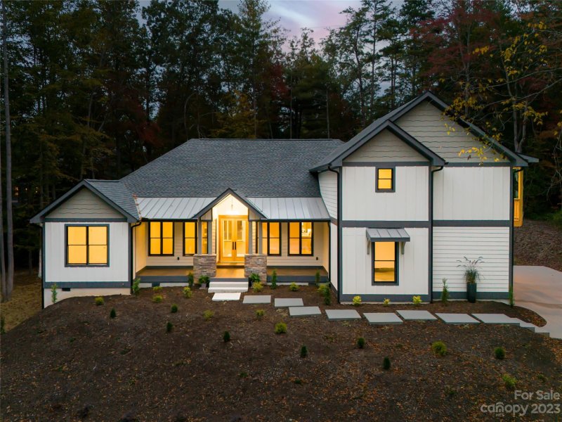 160 N Ridgeview Hill Drive