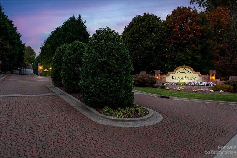 Property image 2 at 160 N Ridgeview Hill Drive, Hendersonville, NC 28791