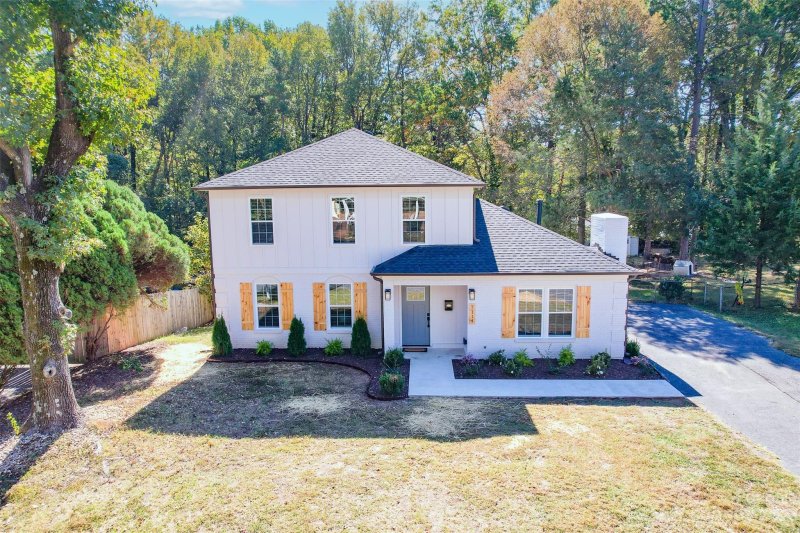 Property image 3 at 7114 Covecreek Drive, Charlotte, NC 28215