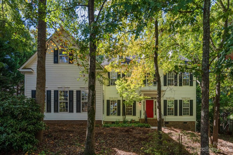 1048 Muirfield Drive