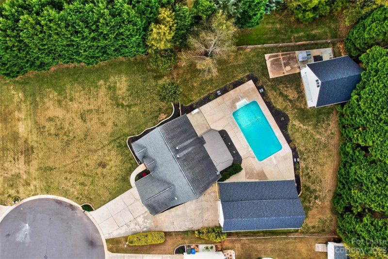 Property image 2 at 118 Breton Court, Mooresville, NC 28117