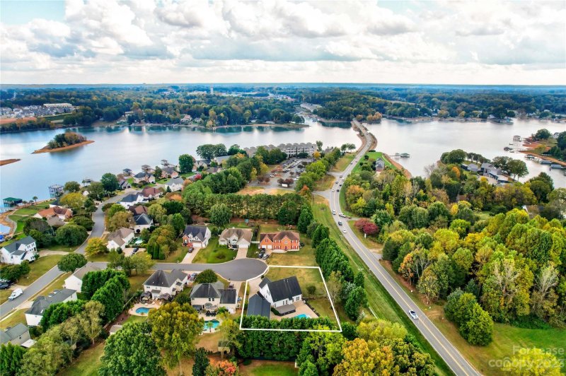 Property image 3 at 118 Breton Court, Mooresville, NC 28117