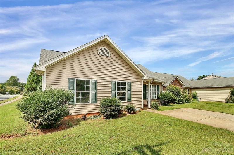 Property image 4 at 607 Dale Avenue, Charlotte, NC 28216
