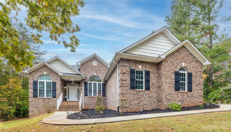 Property image 2 at 106 Ping Court, Statesville, NC 28677