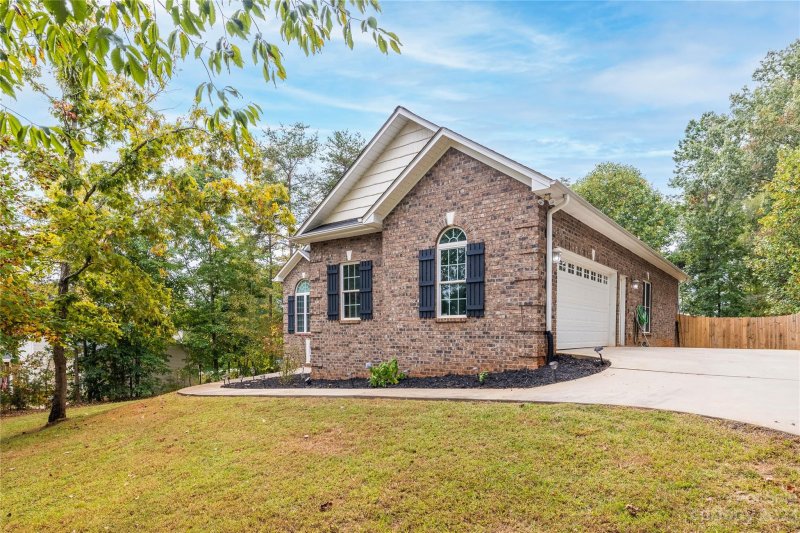 Property image 3 at 106 Ping Court, Statesville, NC 28677