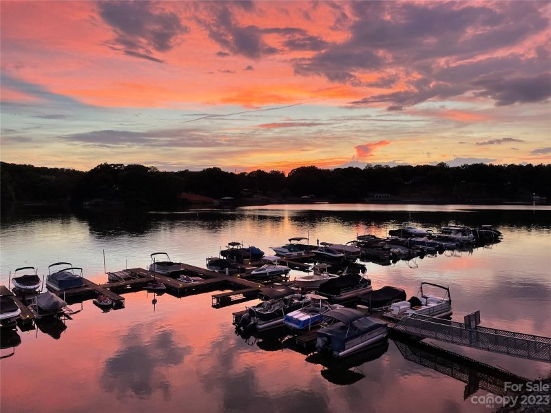 7324 Lakefront Drive