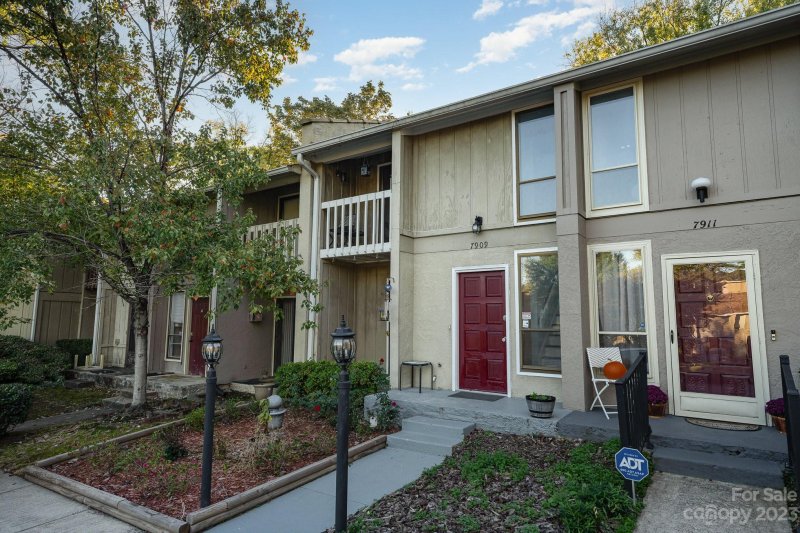 Property image 2 at 7909 Charter Oak Lane, Charlotte, NC 28226
