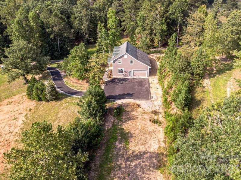 Property image 3 at 132 Blue Horse Lane, Tryon, NC 28782