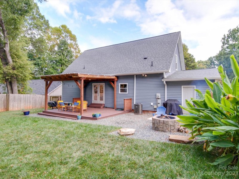 Property image 3 at 309 Neal Drive, Charlotte, NC 28213