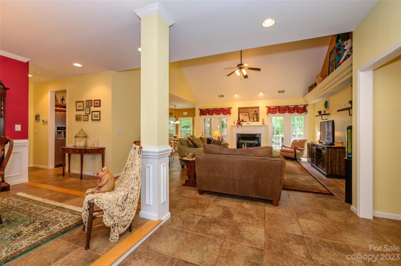 Property image 3 at 15120 Castlebridge Lane, Matthews, NC 28104