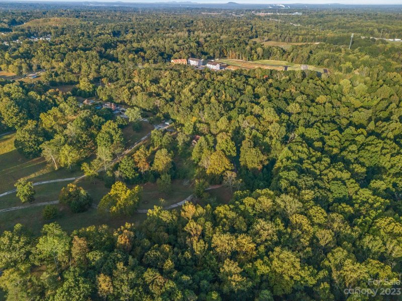 Property image 4 at 2221 Miranda Road, Charlotte, NC 28216