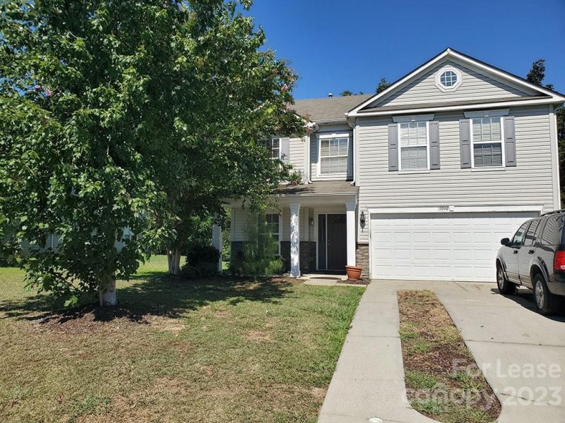 13926 Lawrence Farm Lane