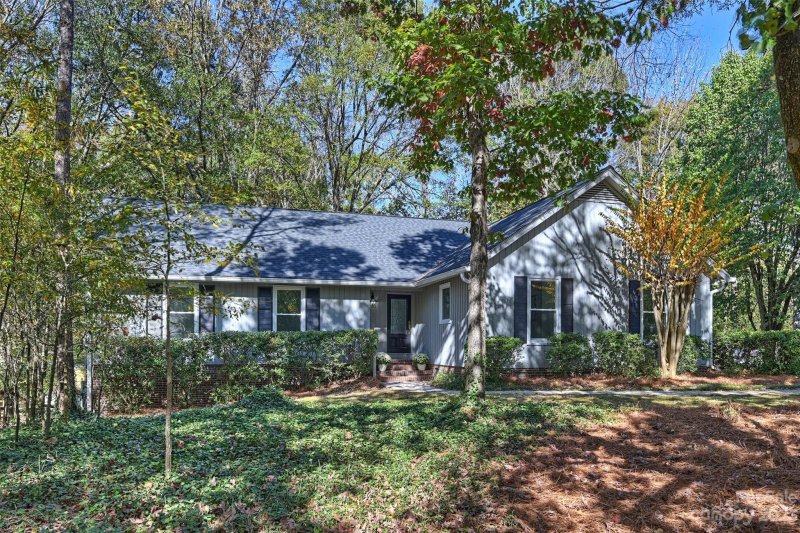 Property image 2 at 220 Pine Creek Drive, Charlotte, NC 28270