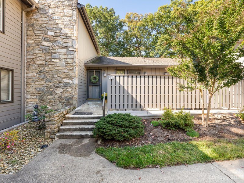 Property image 3 at 211 Crowfields Drive, Asheville, NC 28803