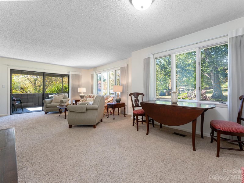 Property image 5 at 211 Crowfields Drive, Asheville, NC 28803