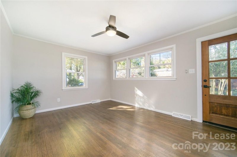 Property image 4 at 3120 Parkway Avenue, Charlotte, NC 28208