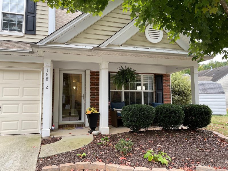 Property image 2 at 18812 Victoria Bay Drive, Cornelius, NC 28031