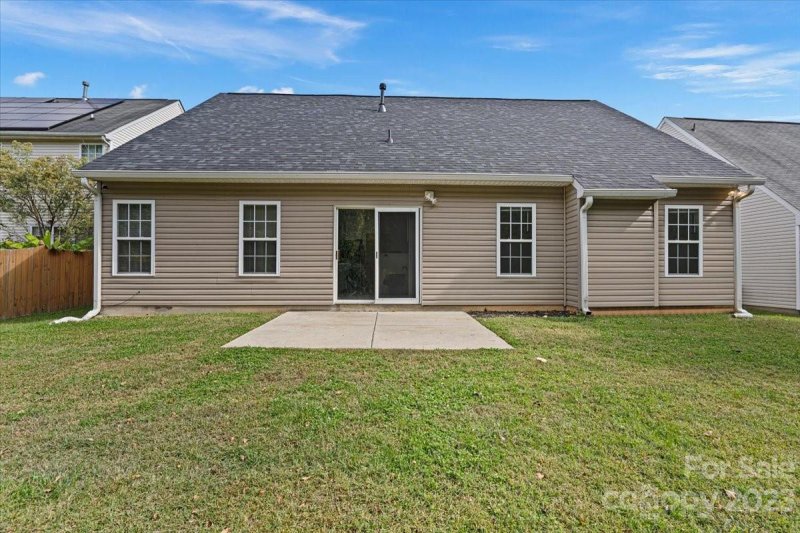 Property image 4 at 1007 Reigate Road, Charlotte, NC 28262