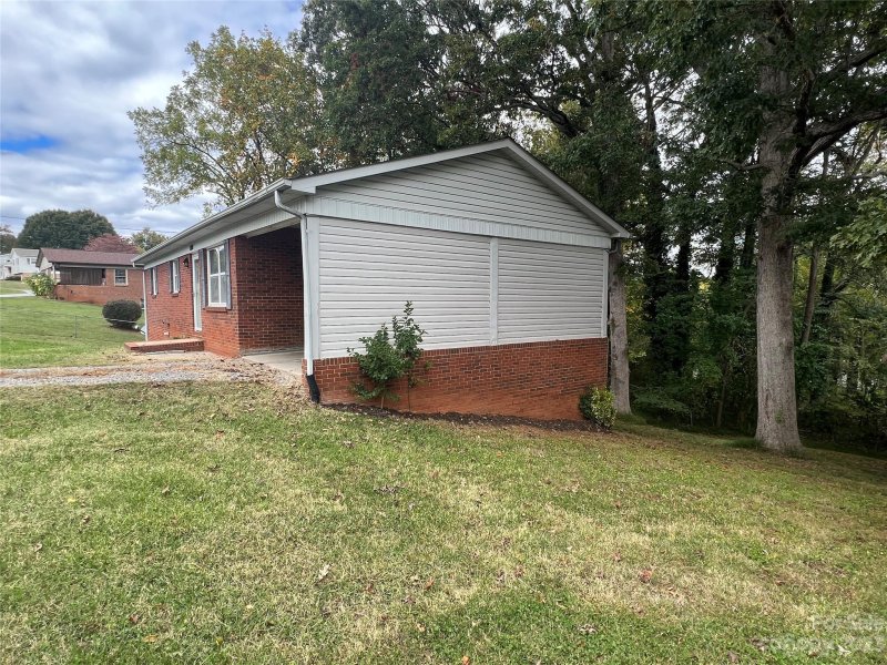 Property image 4 at 127 Kilborne Drive, Newton, NC 28658