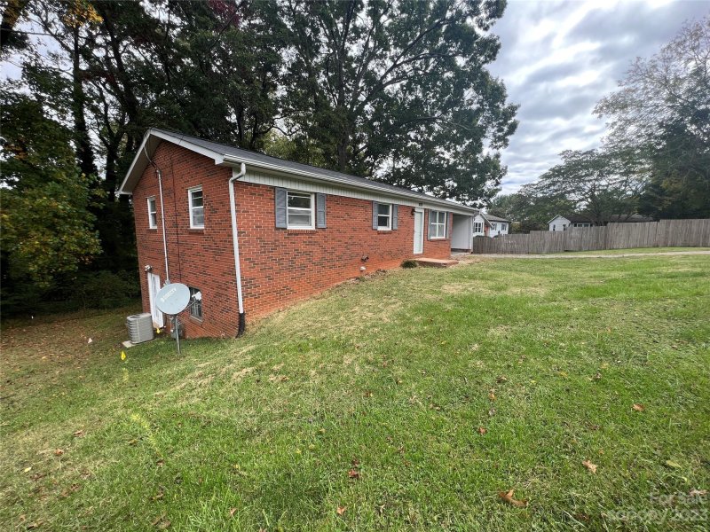 Property image 5 at 127 Kilborne Drive, Newton, NC 28658