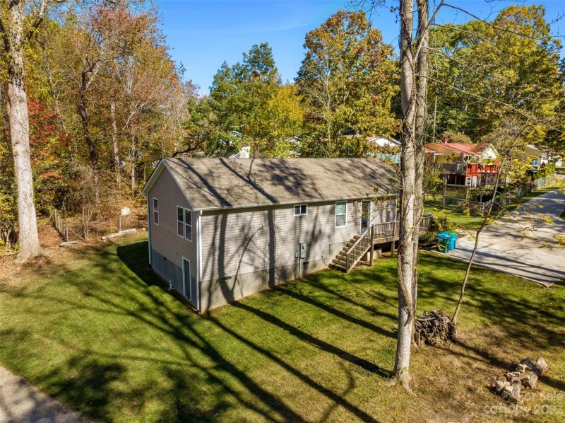 Property image 2 at 519 Onteora Boulevard, Asheville, NC 28803