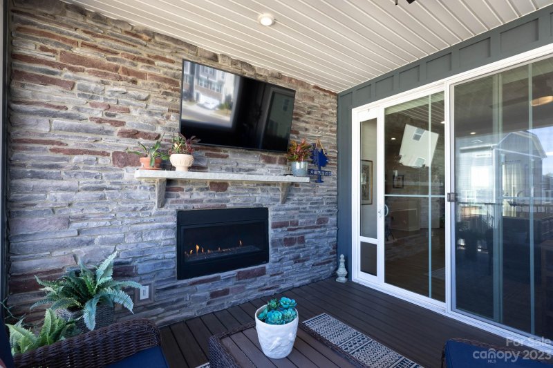 Property image 4 at 647 Crudent Road, Tega Cay, SC 29708