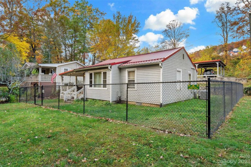Property image 4 at 513 Hiawassee Avenue, Black Mountain, NC 28711